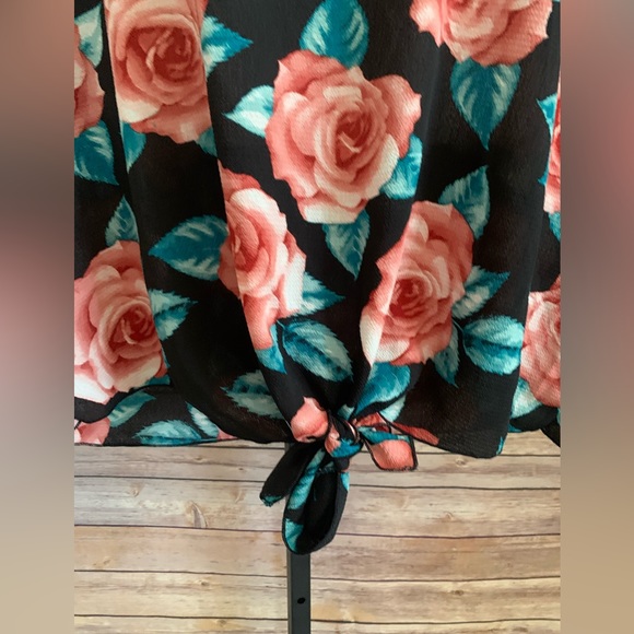 Elizabeth  - Size 3X - Picture 5 of 9